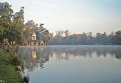 The building is settled within the Jardin d'Acclim The building is settled within the Jardin d'Acclimatation which itself is a part of an 846-hectare public park constructed in the mid-19th century in